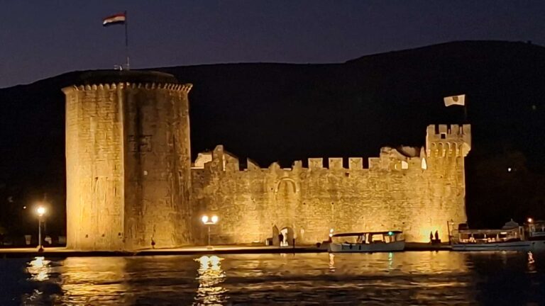 Home trogir festung